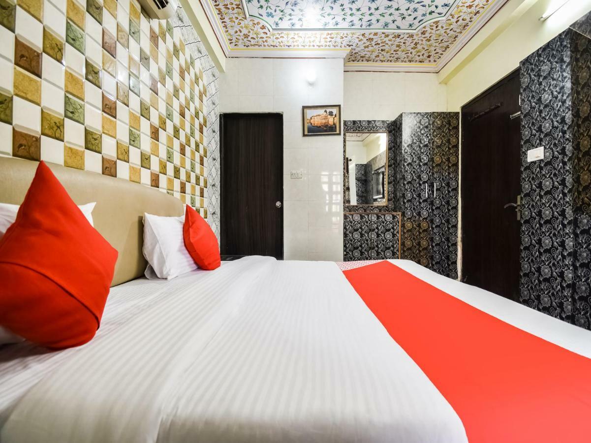 Oyo 48665 Kesar Palace Amer Eksteriør bilde