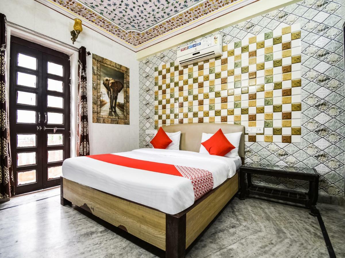 Oyo 48665 Kesar Palace Amer Eksteriør bilde