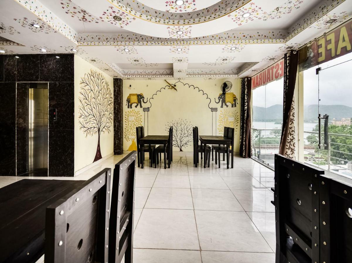 Oyo 48665 Kesar Palace Amer Eksteriør bilde