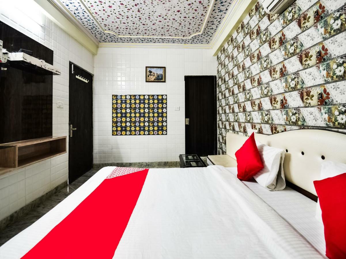 Oyo 48665 Kesar Palace Amer Eksteriør bilde