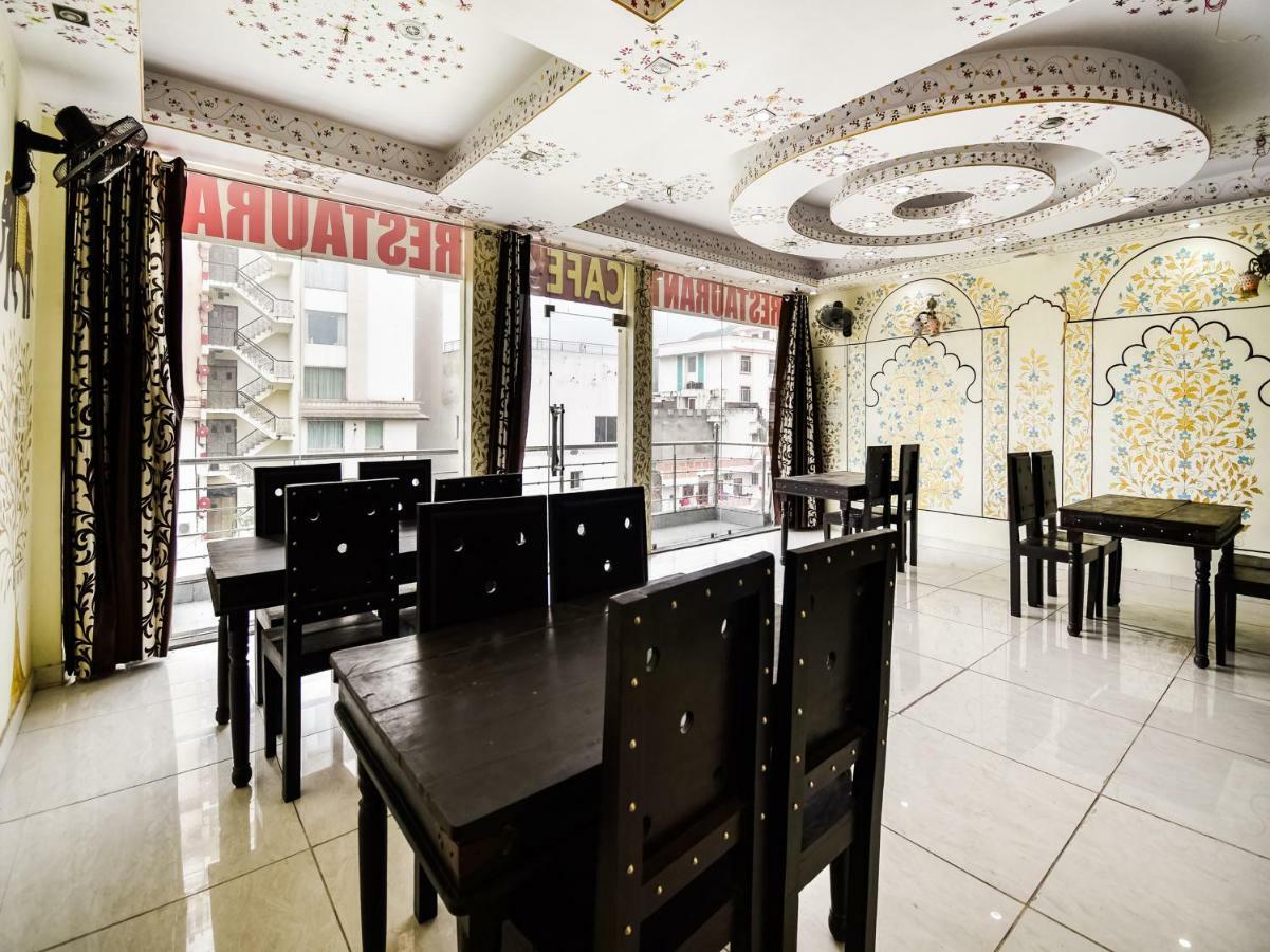 Oyo 48665 Kesar Palace Amer Eksteriør bilde