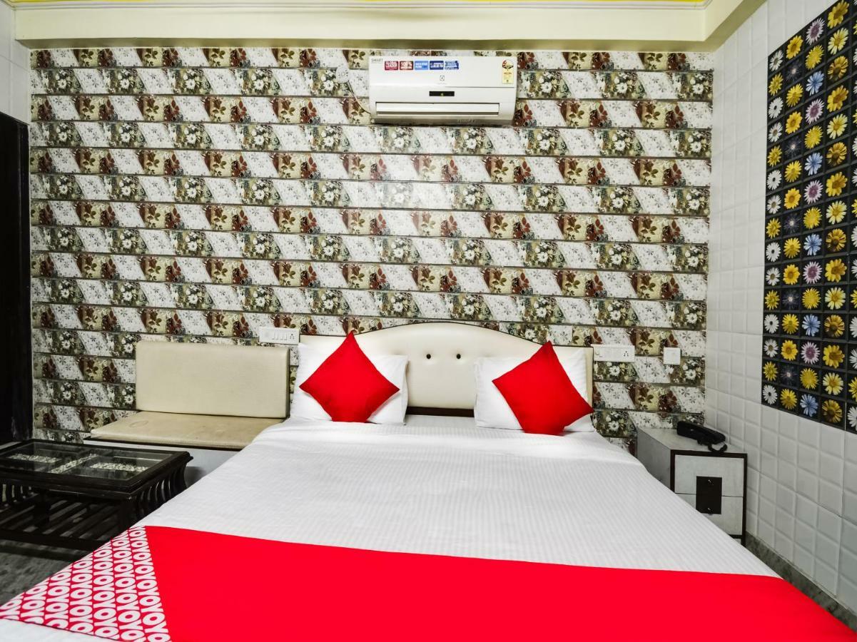 Oyo 48665 Kesar Palace Amer Eksteriør bilde