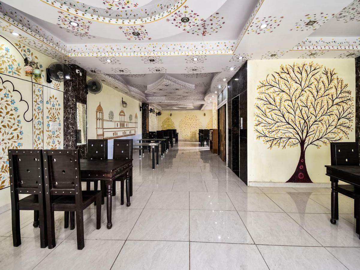 Oyo 48665 Kesar Palace Amer Eksteriør bilde
